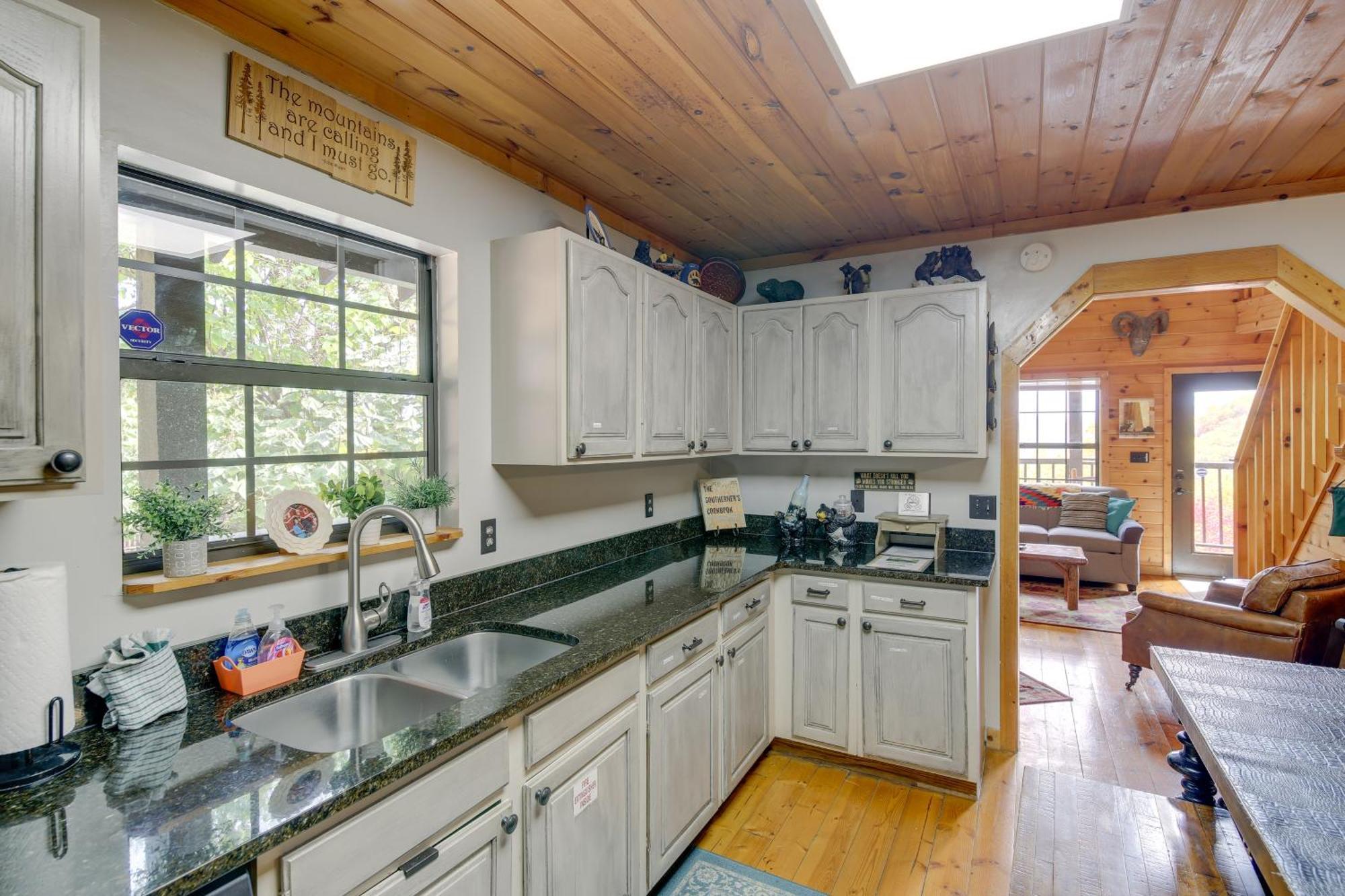 Above And Beyond Pigeon Forge Cabin With Prime Views! Экстерьер фото